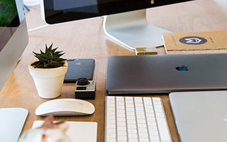 乐鱼体育官网-LPL赛事整活：你抓你的，我推我的